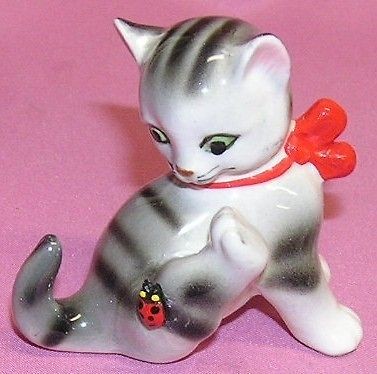 VINTAGE TABBY CAT FIGURINE +METAL LADYBUG NORCREST B