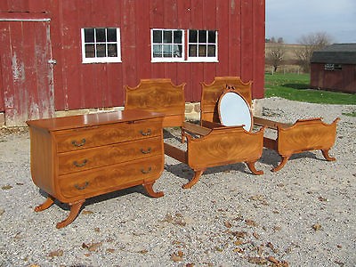 Vintage French 4 Piece Bedroom Set Carved Twin Beds Chest Dresser 