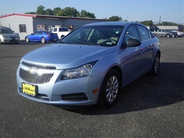 Chevrolet  Cruze LS LS 1.8L 1.8 liter inline 4 cylinder DOHC engine 