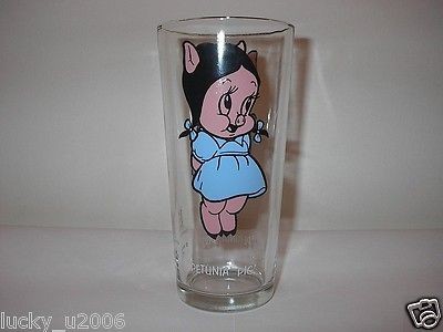   Warner Bros 16oz Petunia Pig Glass with White Letters Excellent Cond