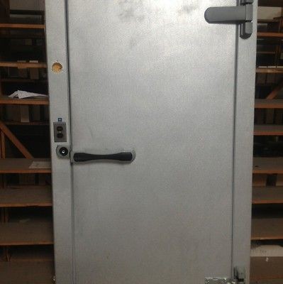 Walk In Cooler Door 4x34x78 In Excellent Condition PRICE DROPPED 