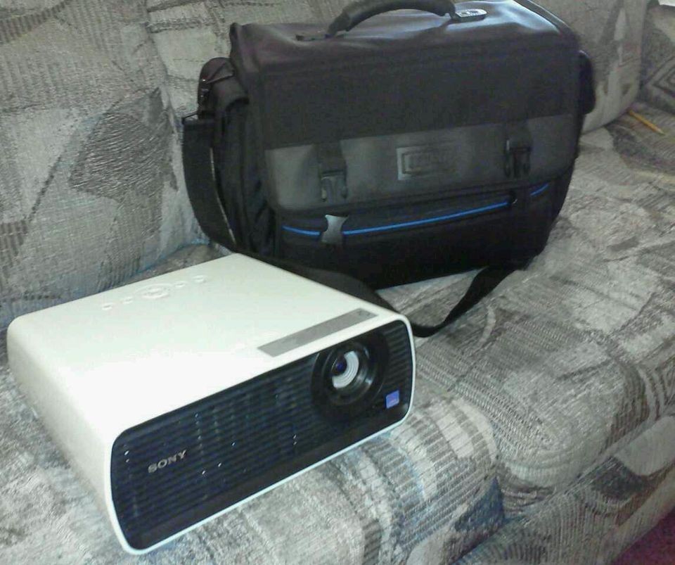 sony projector vpl ex145 with jelco carrying case extra 100$ 3100 