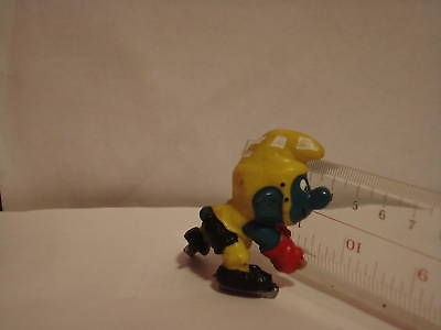 hockey player figurine in Collectibles