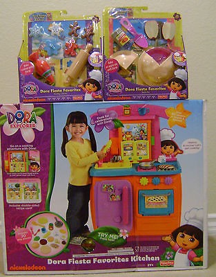 FISHER PRICE DORA THE EXPLORER BILINGUALTALKI​NG FIESTA KITCHEN W 