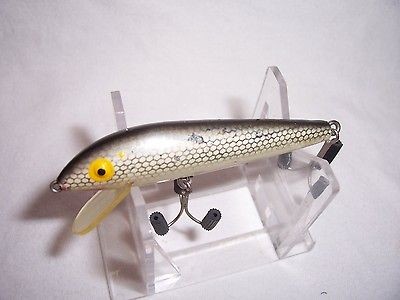 VINTAGE PFLUEGER MINNOW FISHING LURE