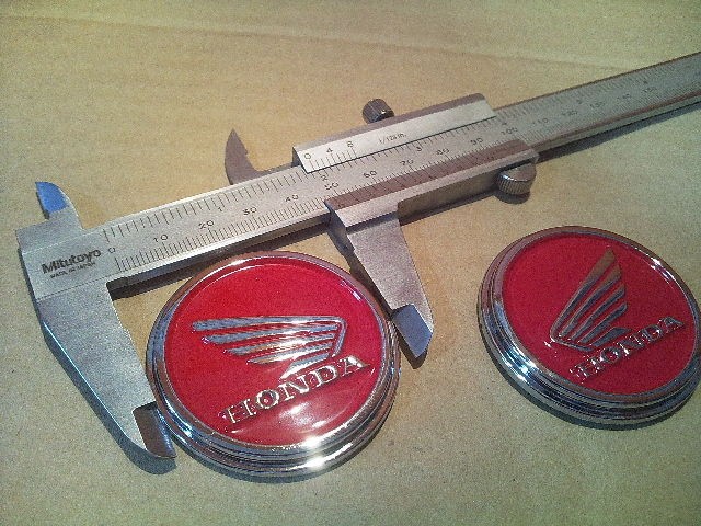 Honda Monkey Gorilla Z50 Z50J EMBLEM FUEL TANK L/R // Red  CHROME 