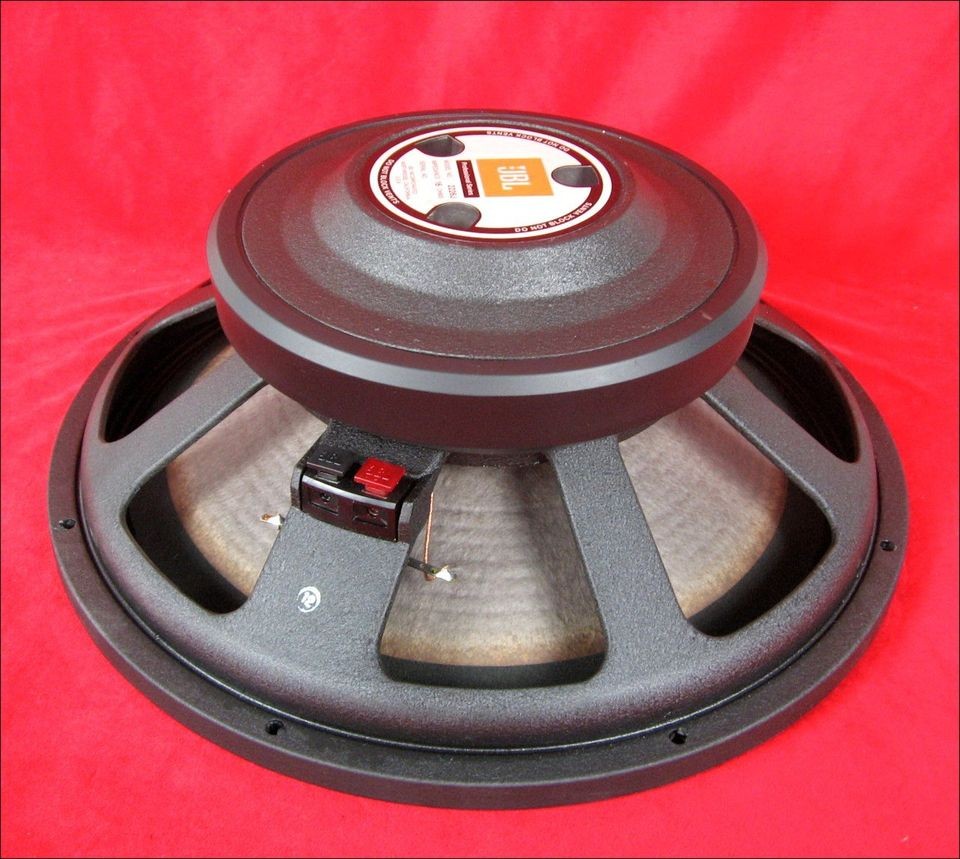 JBL 2226J PROFESSIONAL 600 WATT 16 OHM 15 LF SPEAKER   VERY CLEAN 