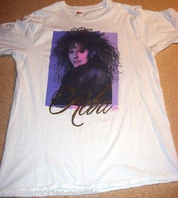 REBA McENTIRE = Lot 1991 Concert Tour Shirt + 1992 Book Queen of 
