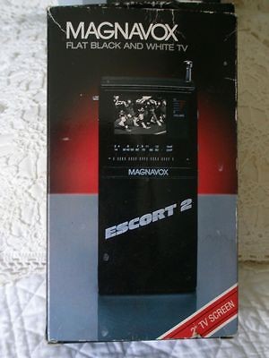 VINTAGE MAGNAVOX FLAT BLACK & WHITE ESCORT 2 PORTABLE TV 2 inch 