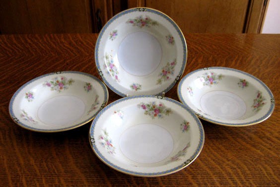 NORITAKE NIPPON TOKI KAISHA 1850 PATTERN CHINA FRUIT DESSERT BOWLS