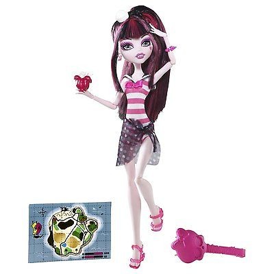 MONSTER HIGH SKULL SHORES DRACULAURA DAUGHTER DRACULA BARBIE DOLL 