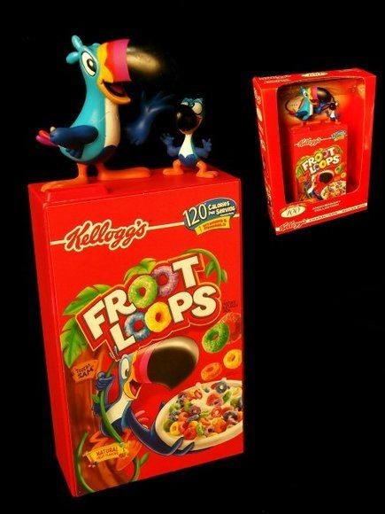 Toucan Sam Vinyl Figure Kellogs Froot Loops Cereal box and Figure 