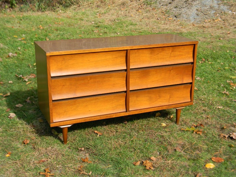 Vintage Mid Century Danish Modern Johnson Carper Walnut Dresser Chest 