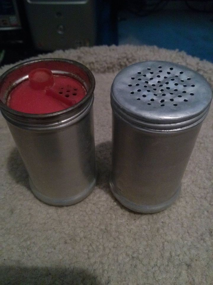 tin salt and pepper shakers in Decorative Collectibles