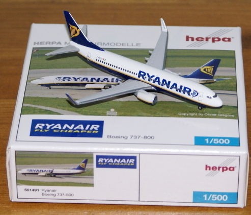 herpa 501491 boeing 737 8as ryanair from united kingdom returns