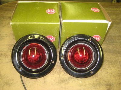   Pair VINTAGE NOS NIB Recessed RED MARKER LIGHT Lamp NEW OLD STOCK 12V