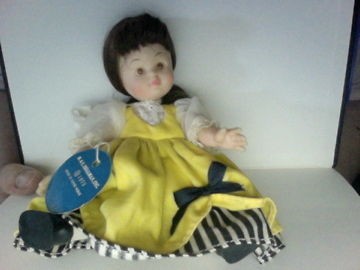 VINTAGE 1973 M&S SHILLMAN FRENCH MADEMOISELLE DOLL WITH TAG #301 HONG 