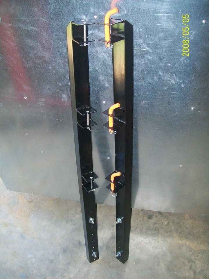 brand new lockable trimmer racks that holds three time left