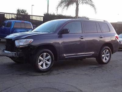 Toyota  Highlander AWD 2010 Toyota Highlander AWD Damaged Fixer only 