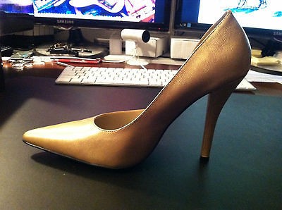 Colin Stuart Shoes (Victorias Secret Brand) Gold Metallic Stilletos