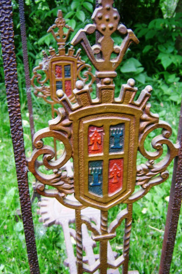 vintage aquarium stand featuring unique royal coat of arms time