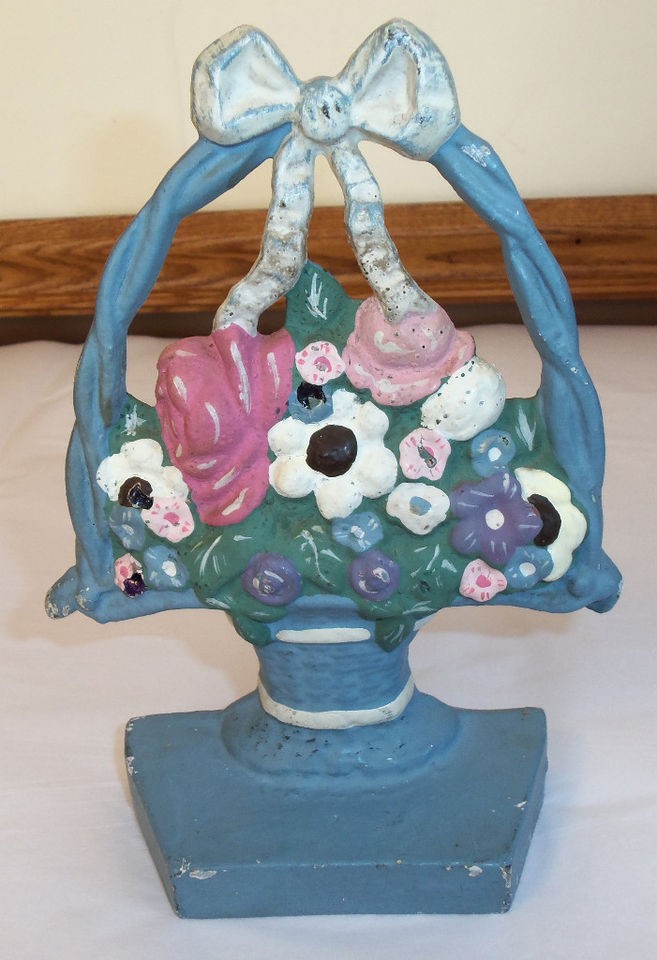 Vintage Cast Iron Floral Basket Doorstop   Looks like Hubley #1259