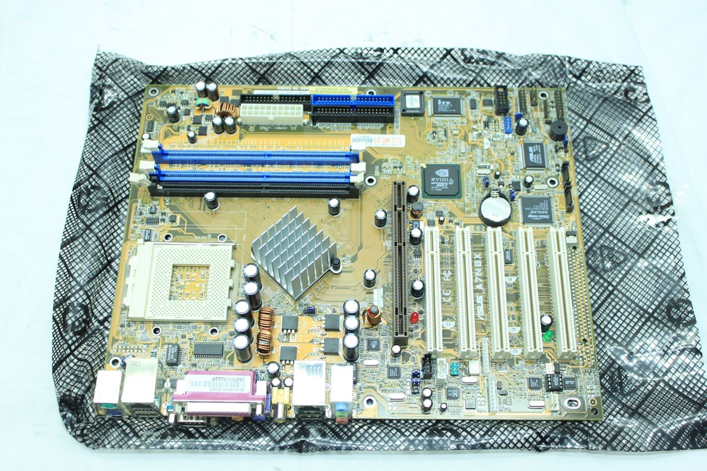 ASUS A7N8X Deluxe Motherboard, Socket 462, Socket A, New in Box