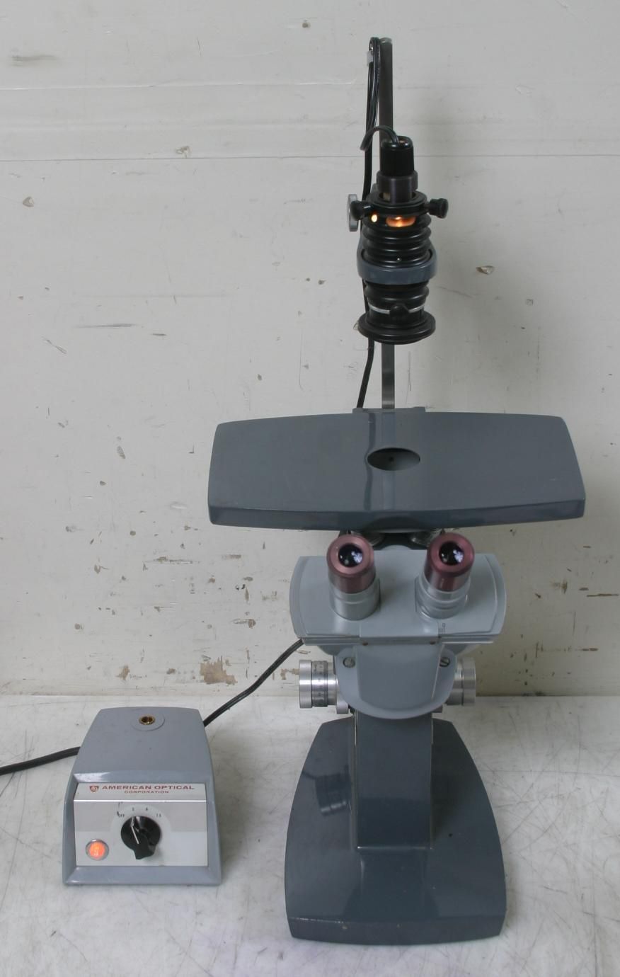 AO American Optical Model 1810 Inverted Microscope