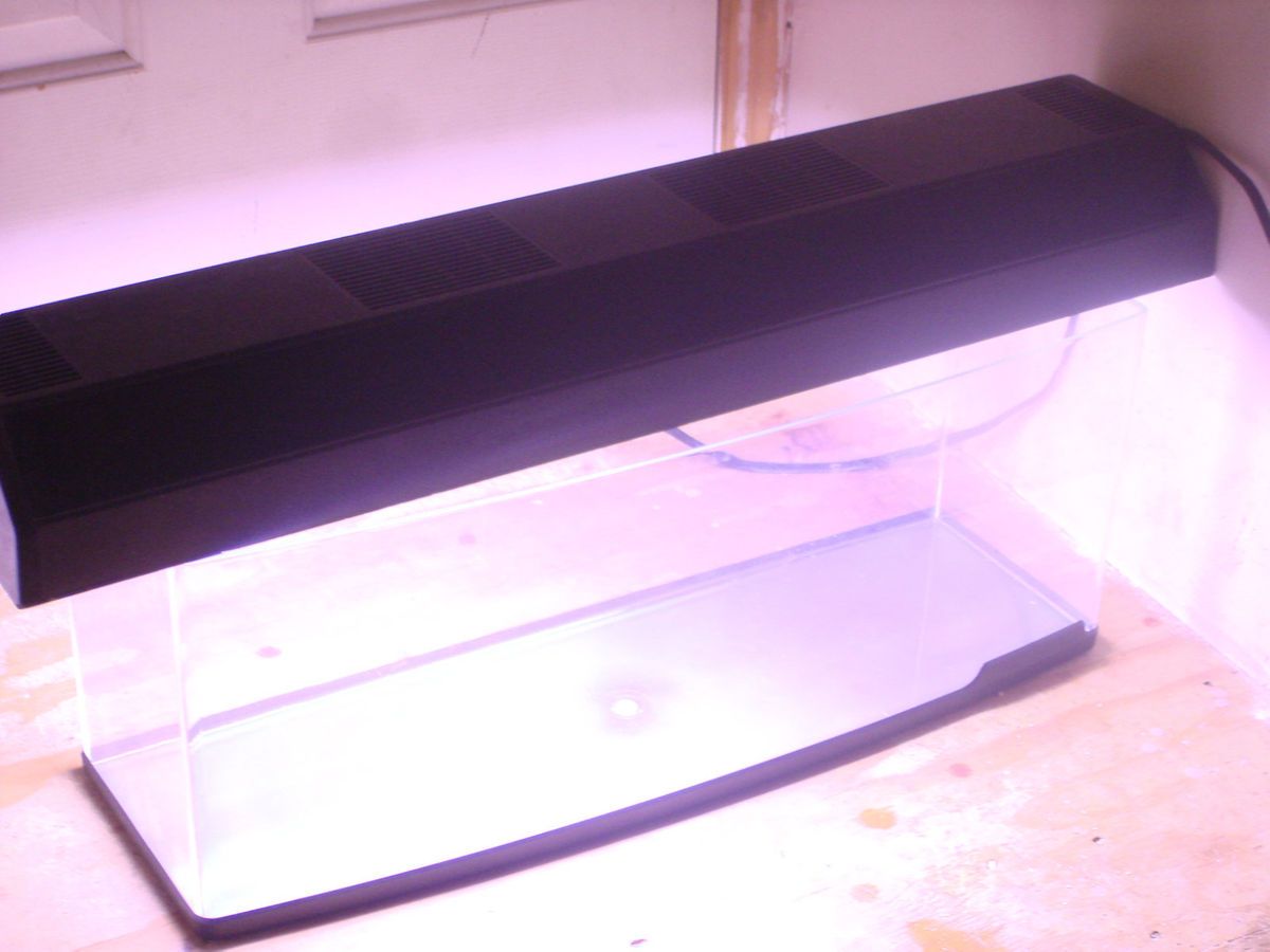 AQUARIUM HOOD LIGHT BRIGHT WITH OFF WHITE PURPLISH COLOR LIGHT 30