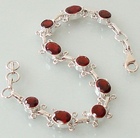   SUPERB RED GARNET OVAL 925 STERLING SILVER ARTISAN LINK BRACELET C8995