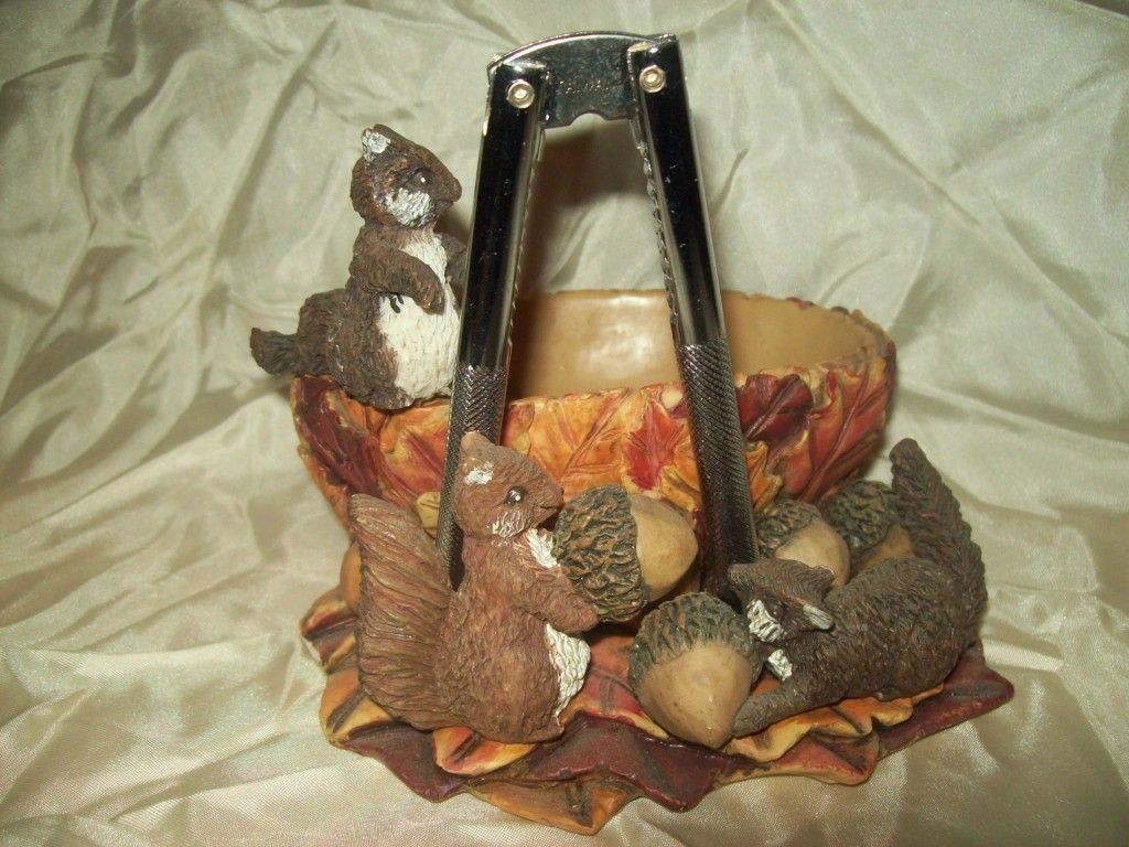 Collectible Squirrel Fall Leaf Nut Bowl w Nutcracker Ceramic Holidays 