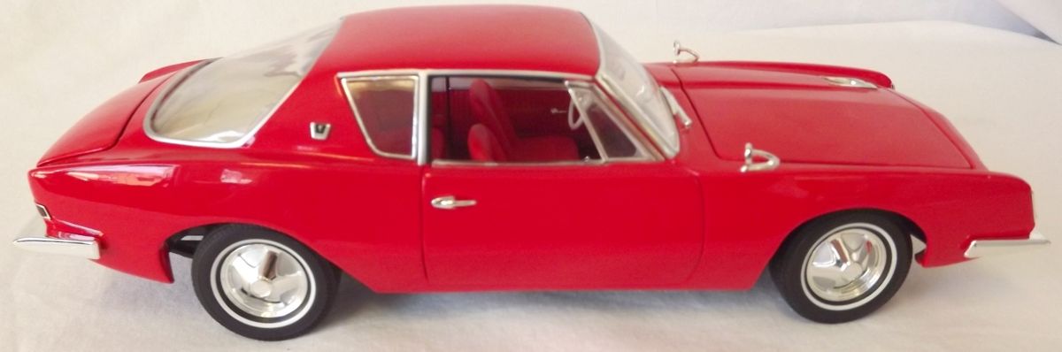 AVANTI 1963 STUDEBAKER 118 DIECAST MODEL CAR