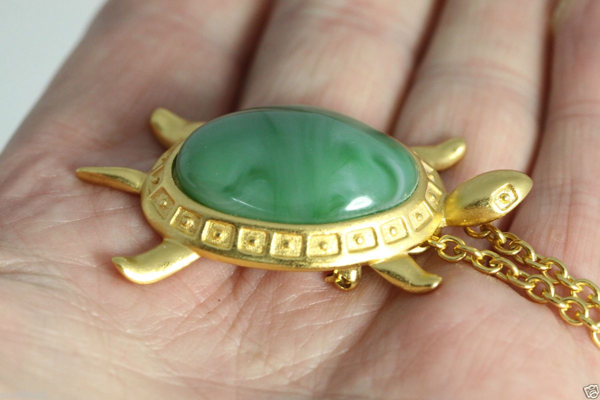 Vintage Avon SEA TURTLE Pin Pendant Green Acrylic Center Limited 1992 