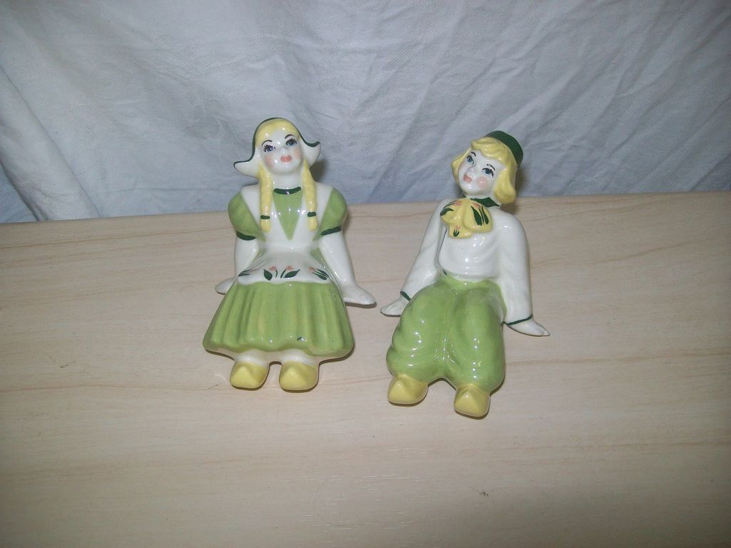 CERAMIC ART STUDIO MADISON WISCONSIN POTTERY DUTCH BOY GIRL SHELF 