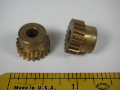 Lionel #165 70 Gantry Crane part DRIVE GEARS, 2 pieces, NOS