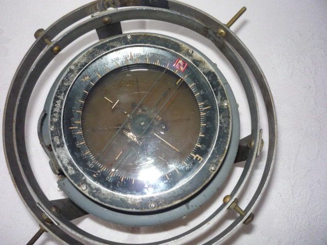 1940s SPITFIRE RCAF MILITARY COMPASS TYPE P8 WW11~CANADA~HUGHES~OWENS 