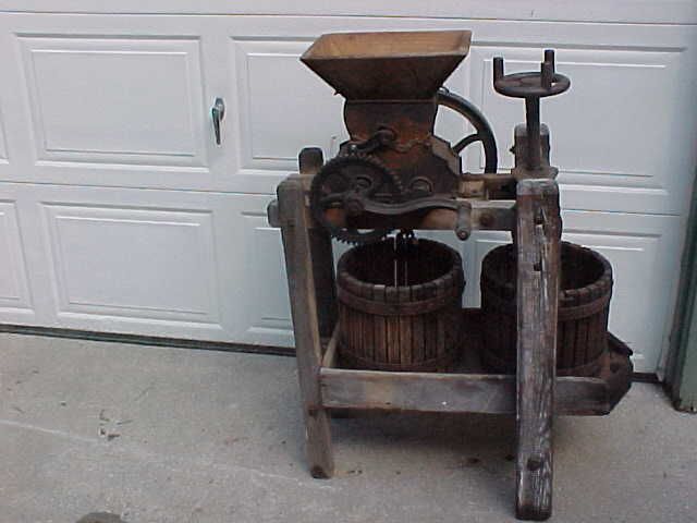 Antique AMERICUS Junior 1872 working Cider or Grape press fancy cast 