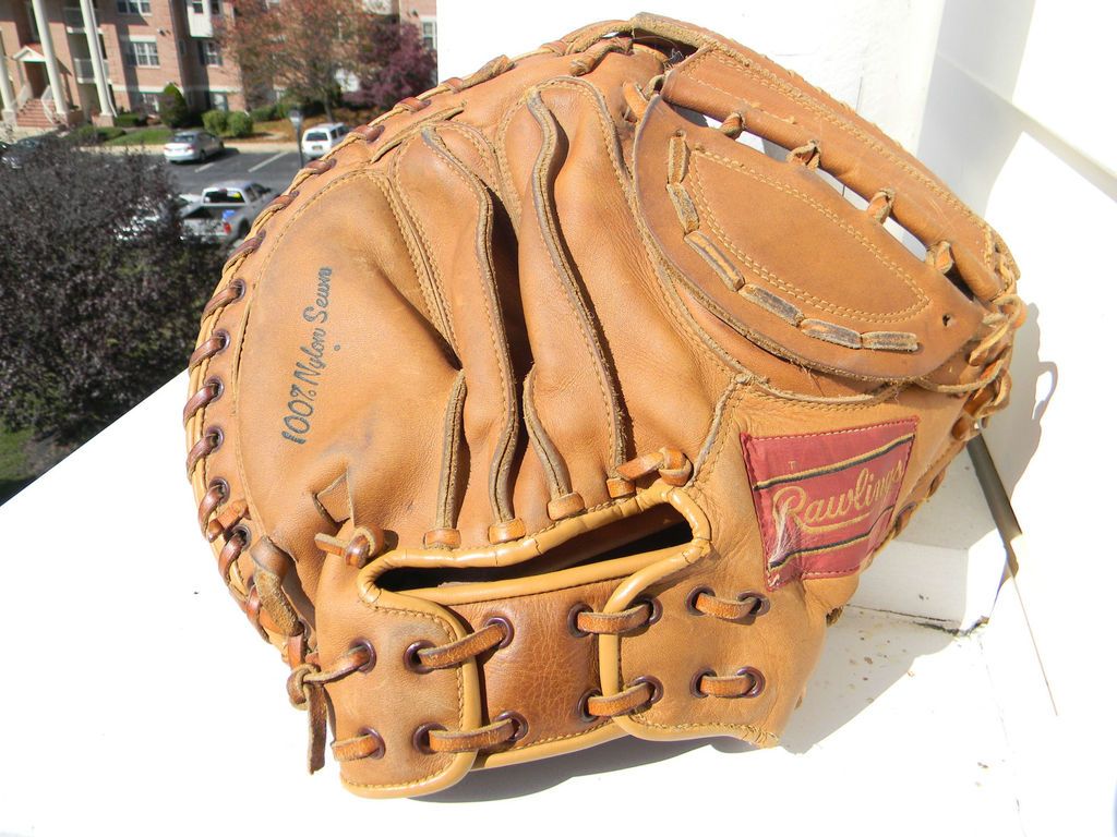 RAY FOSSE PROFESSIONAL MODEL RAWLINGS MJ50 CATCHERS MIT IN GOOD SHAPE 