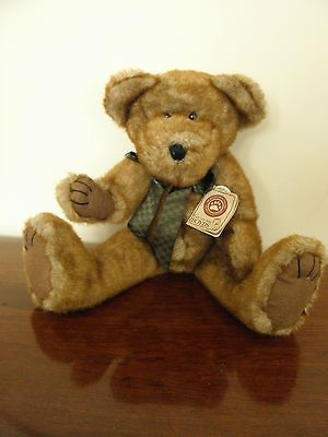 BOYDS BEARS MICHAEL DAVID BEARSLEY, 14, GREEN BOW WITH TAGS,