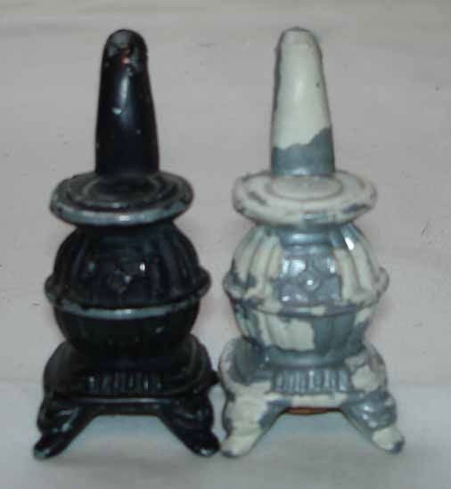 VINTAGE CAST ALUMINUM METAL POT BELLY STOVE SALT & PEPPER S&P SHAKERS