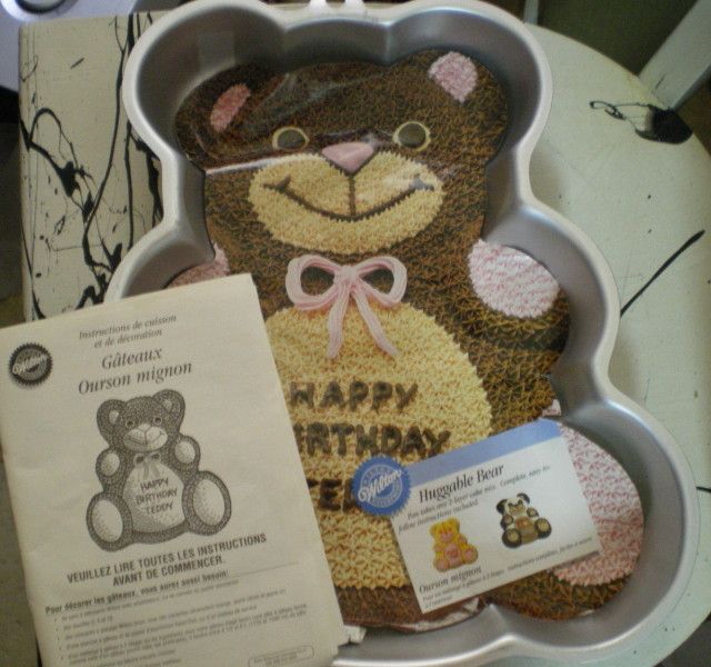 Wilton Huggable Teddy Bear Cake Pan New Idea Booklet