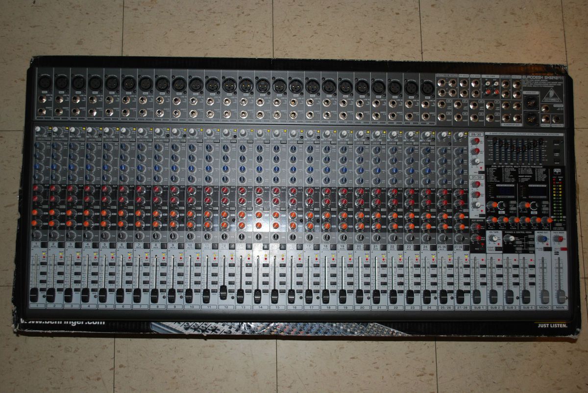 Behringer 4 Bus Mixer Eurodesk SX3242FX