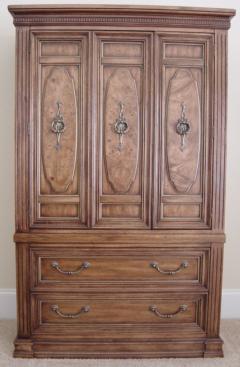 Thomasville Armoire Italian Design Bedroom 64x40x19 North Carolina 