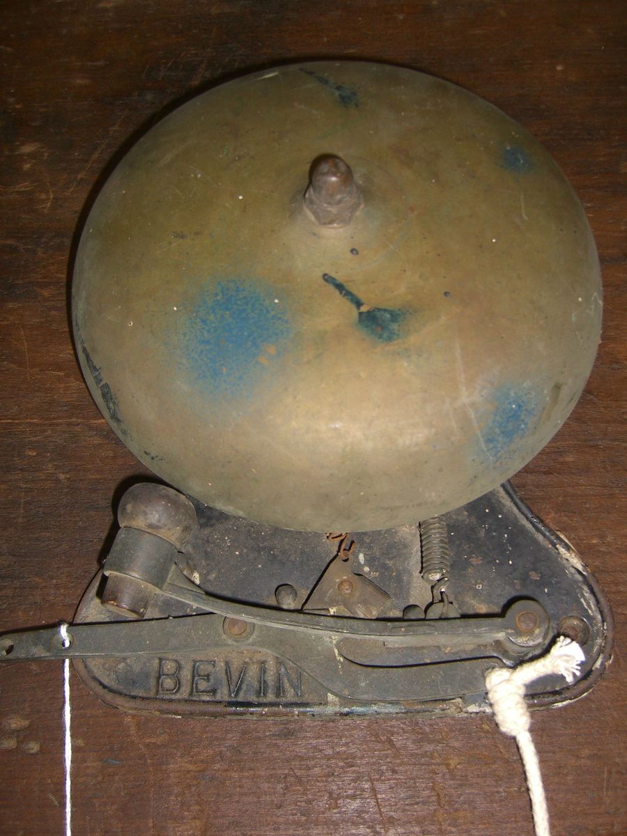 Julie Kogons ORIGINAL MSG Bevin Ring/Rounds Fight Bell c.1920  w 