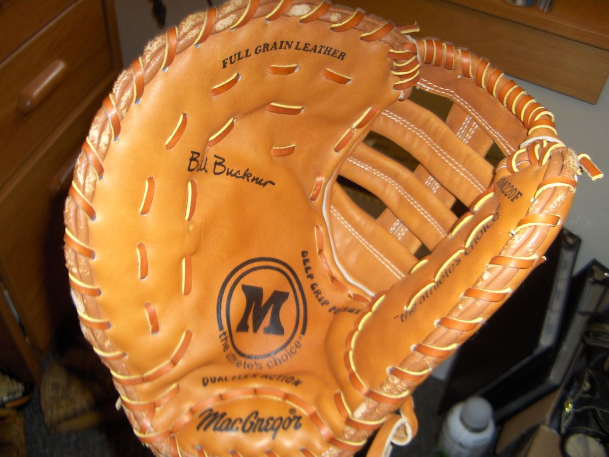 13 MacGregor Bill Buckner MM220F First Base Mitt Unused