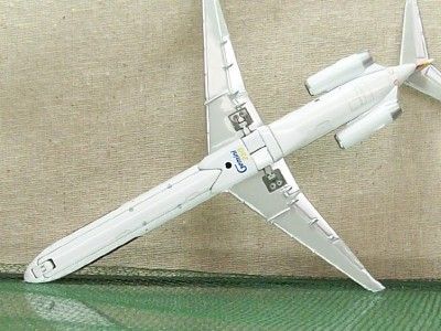   Diecast Airliner Air Cal MD82 w Retracktable Landing Gear Door