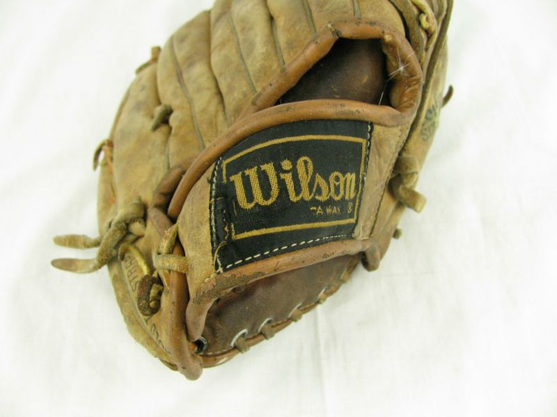 Vintage Wilson Baseball Glove Mitt Bobby Bonds A2140