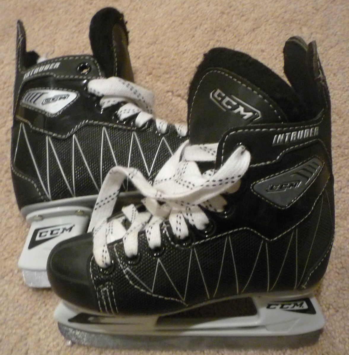 CCM Intruder Boys Ice Hockey Skates Size 11J