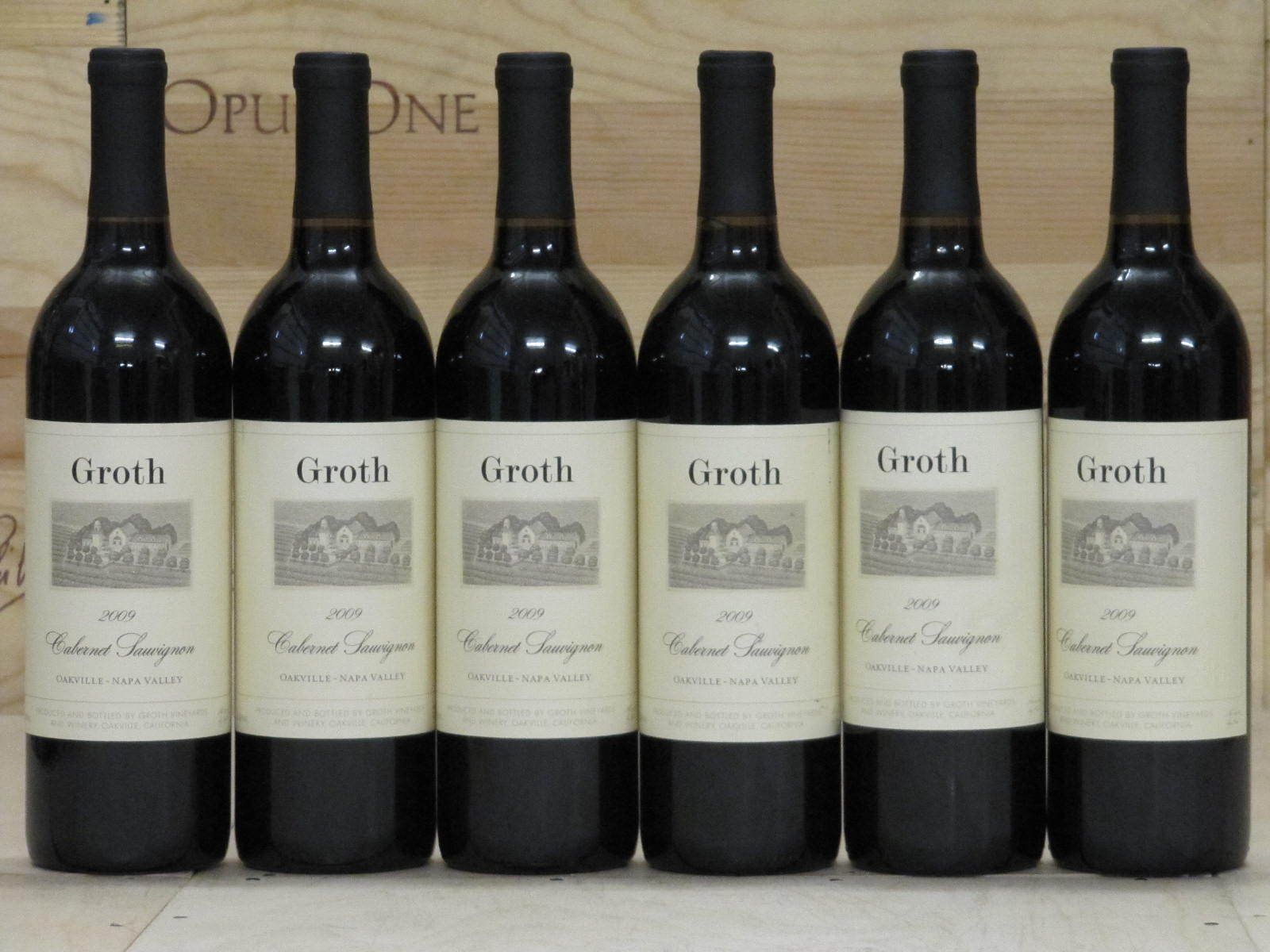 Bottles 2009 Groth Oakville Cabernet Sauvignon Napa Valley