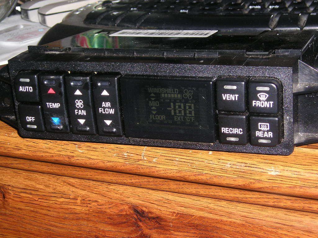 97 05 BUICK PARK AVENUE DIGITAL HEATER A C CLIMATE CONTROL 16202304 